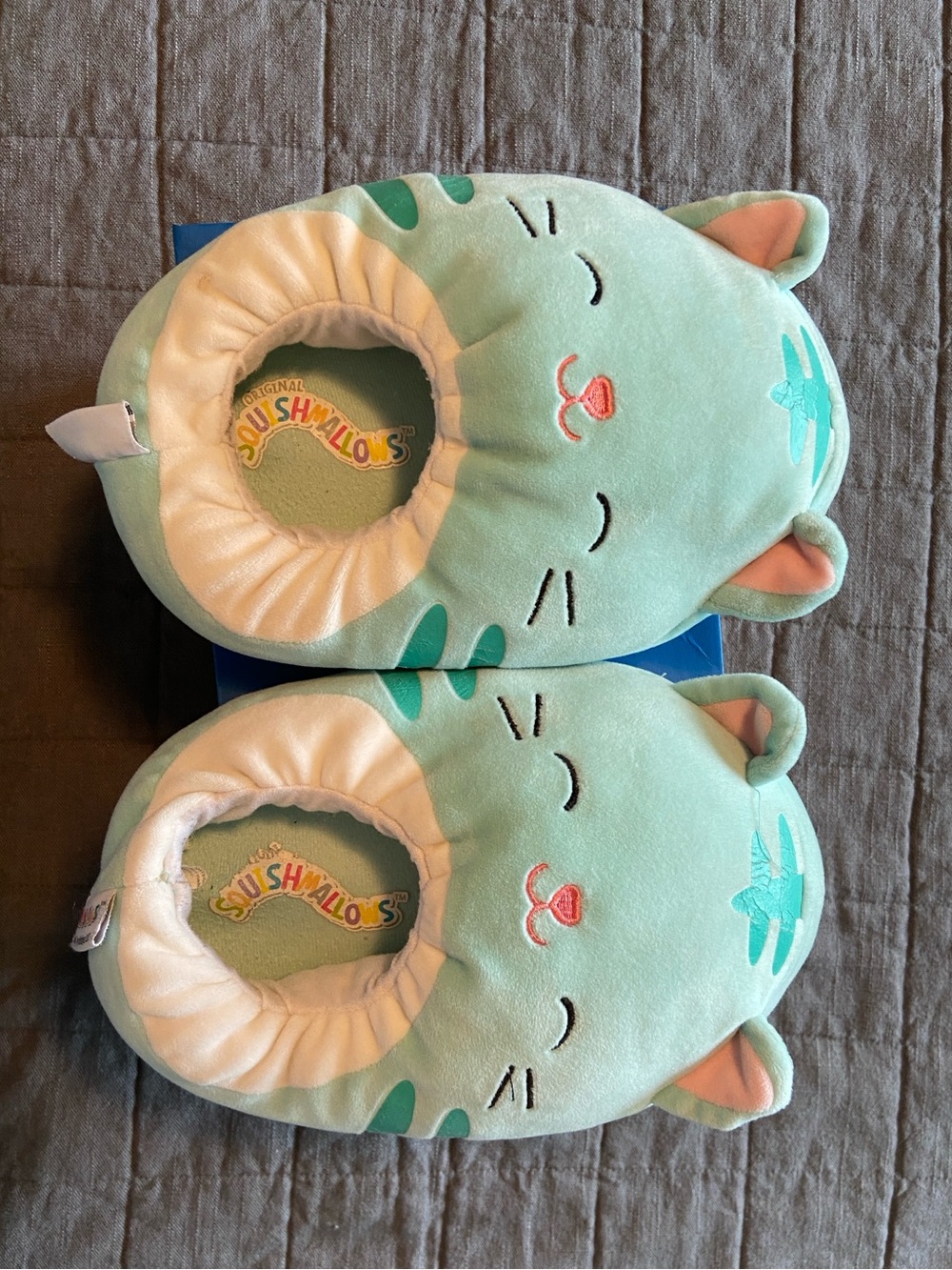 Squishmellow slippers 4/5 Youth